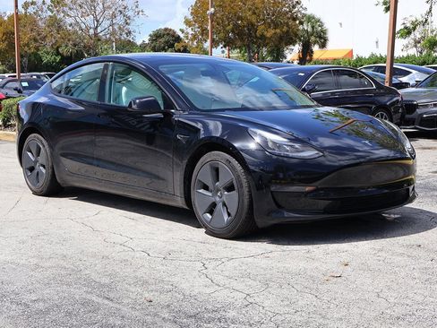 Used 2021 Tesla Model 3 Standard Range Plus image 59