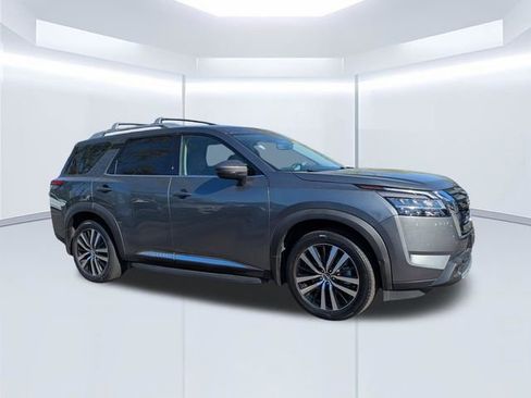 Used 2023 Nissan Pathfinder Platinum w/ Cargo Package image 1