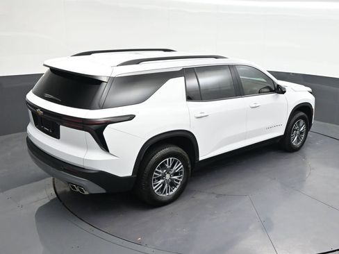 Used 2025 Chevrolet Traverse LT w/ Driver Confidence Package FWD image 21