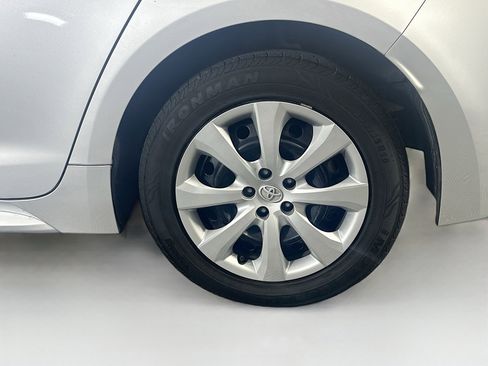 Used 2022 Toyota Corolla LE FWD image 11