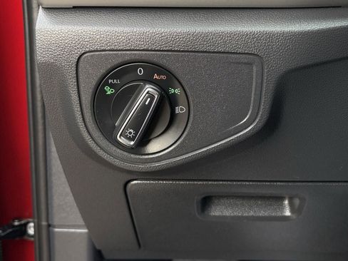 Used 2023 Volkswagen Atlas SE image 24