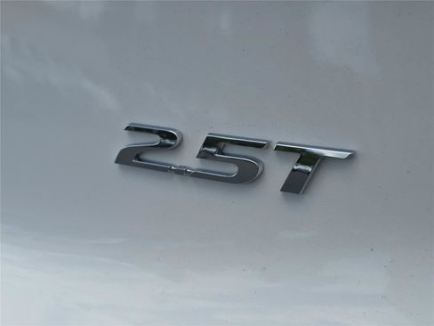 Used 2023 Hyundai Santa Fe Calligraphy FWD image 5