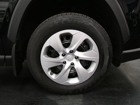 Certified 2022 Toyota RAV4 LE image 9