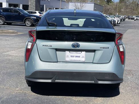 Used 2016 Toyota Prius Four Touring image 3