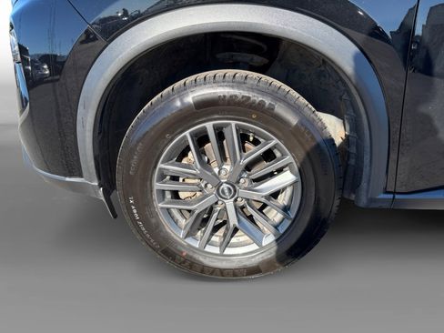 Used 2024 Nissan Rogue S image 9