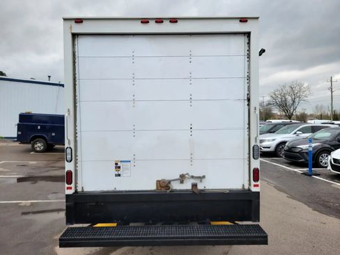 Used 2017 Ford E-450 and Econoline 450 Super Duty w/ Power Windows & Locks Group image 11