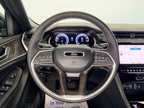 New 2026 Jeep Grand Cherokee L Limited AWD/4WD image 17