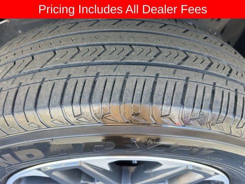 Used 2025 Toyota Tundra Limited AWD/4WD image 25