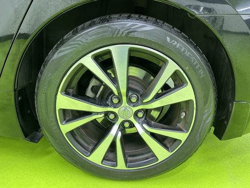 Used 2017 Nissan Maxima Platinum image 15