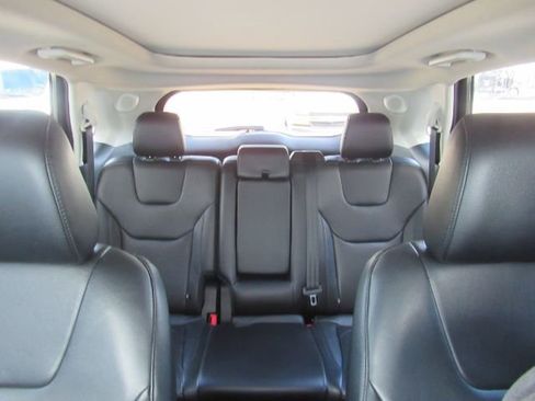 Used 2020 Ford Edge Titanium image 33