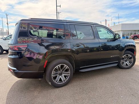 Used 2024 Jeep Wagoneer Series II w/ Flexible Seating Group RWD image 11