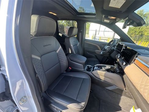 New 2026 GMC Canyon Denali image 24