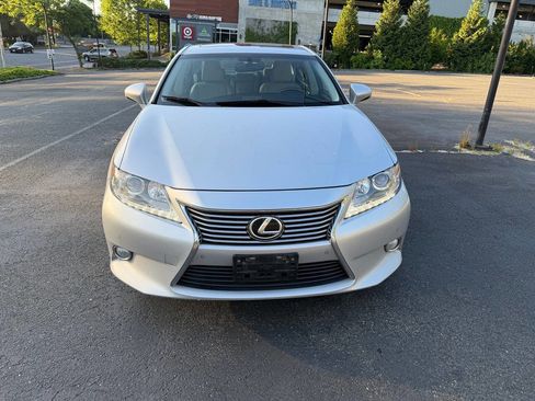 Used 2015 Lexus ES 350 w/ Premium Package FWD image 4