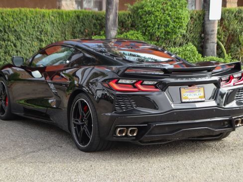 Used 2022 Chevrolet Corvette Stingray Premium Cpe w/ Z51 Performance Package RWD image 6
