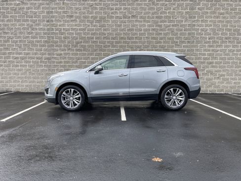 Certified 2025 Cadillac XT5 Premium Luxury image 2