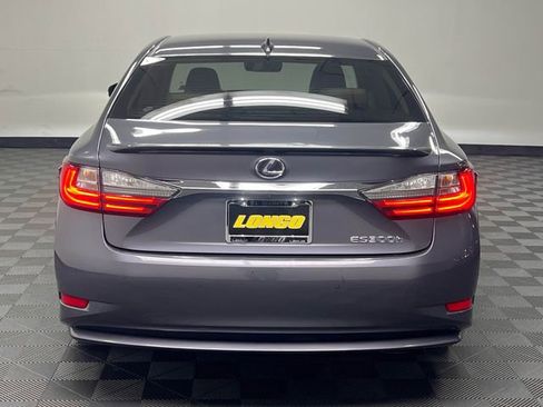 Used 2016 Lexus ES 300h w/ Navigation System Package image 6