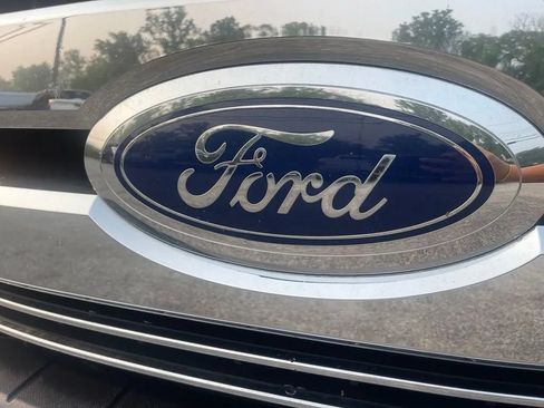 Used 2019 Ford F250 Lariat w/ Lariat Value Package AWD/4WD image 10