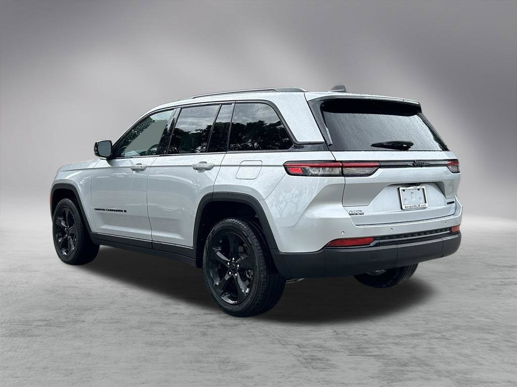 Certified 2025 Jeep Grand Cherokee Limited w/ Black Appearance Package RWD image 7