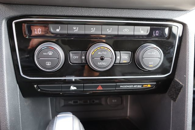 Used 2020 Volkswagen Atlas Cross Sport SEL AWD/4WD image 37