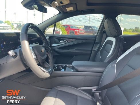 New 2025 Chevrolet Blazer EV LT w/ Super Cruise Package AWD/4WD image 23