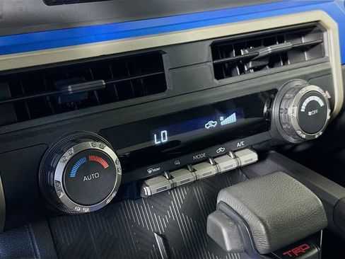 Certified 2025 Toyota Tacoma TRD Off-Road image 18