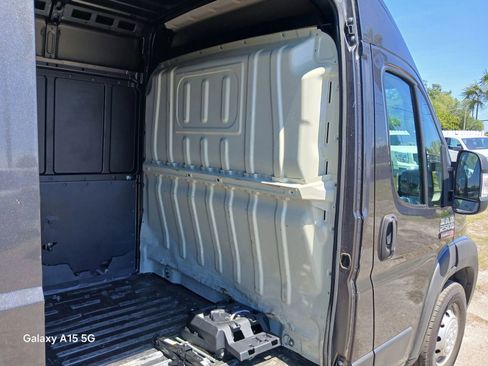 Used 2020 RAM ProMaster 2500 w/ Interior Convenience Group FWD image 16