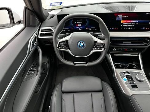 Used 2025 BMW i4 eDrive40 image 12