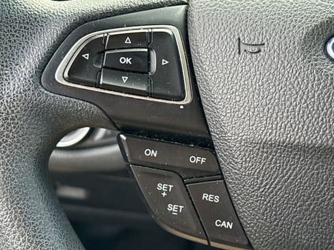 Used 2017 Ford Escape SE AWD/4WD image 19