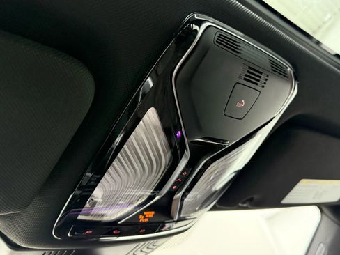 Used 2022 BMW 750i xDrive w/ Luxury Rear Seating Package image 24