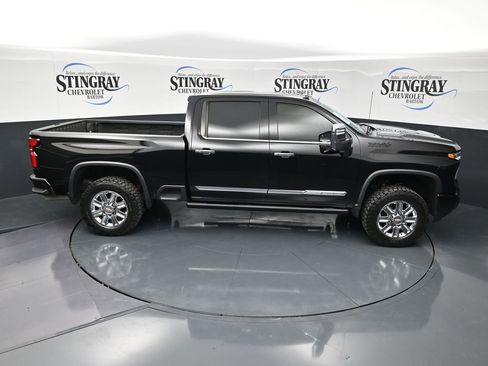 Used 2024 Chevrolet Silverado 2500 High Country w/ High Country Premium Package AWD/4WD image 16