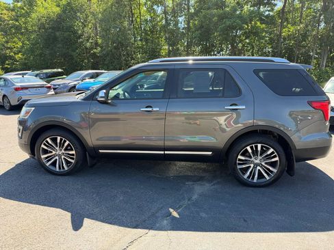 Used 2017 Ford Explorer Platinum AWD/4WD image 8