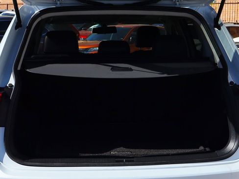 Used 2018 Volkswagen Tiguan SEL image 24