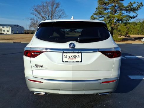 Used 2023 Buick Enclave Essence w/ Experience Buick Package image 4