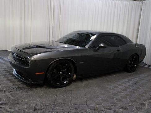 Used 2016 Dodge Challenger R/T image 4