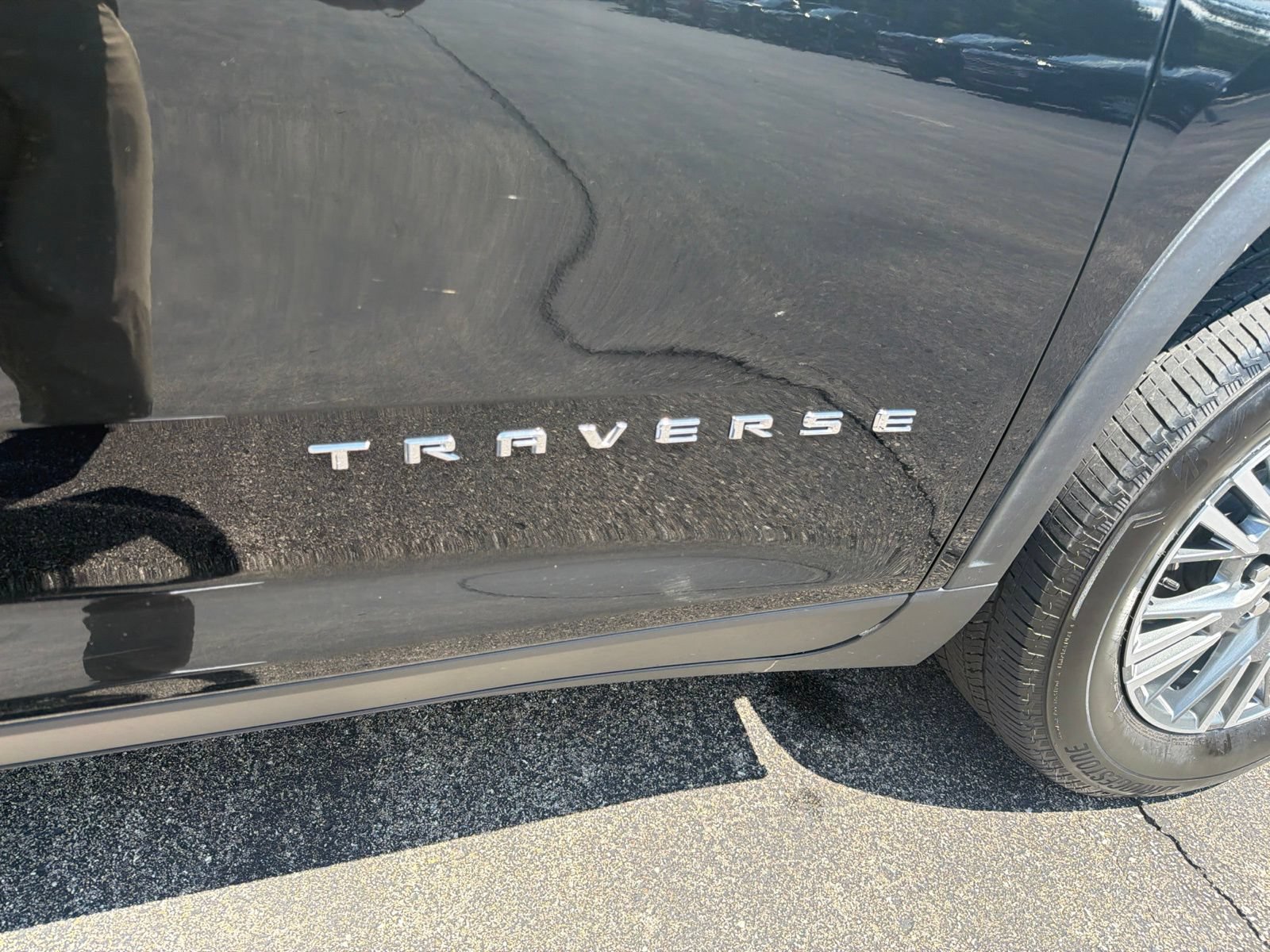 Used 2025 Chevrolet Traverse LT w/ LPO, Floor Liner Package FWD image 31