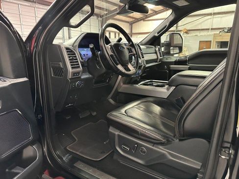 Used 2019 Ford F250 Platinum w/ FX4 Off-Road Package AWD/4WD image 35
