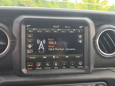Used 2020 Jeep Gladiator Overland AWD/4WD image 46
