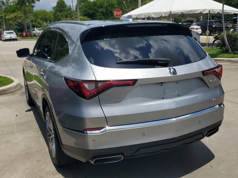 Used 2023 Acura MDX SH-AWD w/ Advance Package image 6