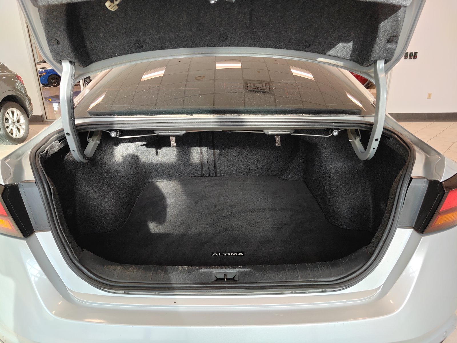 Used 2021 Nissan Altima 2.5 SV FWD image 29