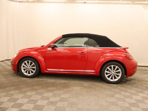 Used 2019 Volkswagen Beetle 2.0T SE FWD image 2
