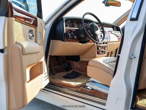 Used 2012 Rolls-Royce Phantom Sedan image 21