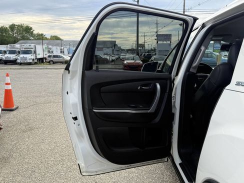 Used 2012 GMC Acadia SLT AWD/4WD image 18