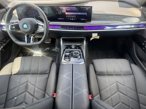 Certified 2025 BMW i7 xDrive60 AWD/4WD image 17