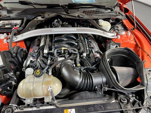 Used 2016 Ford Mustang Shelby GT350 w/ Technology Package image 29