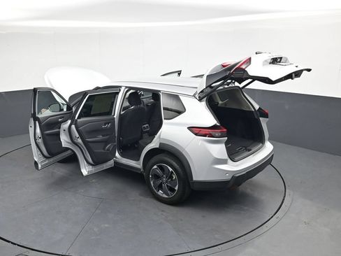 Used 2025 Nissan Rogue SV FWD image 45