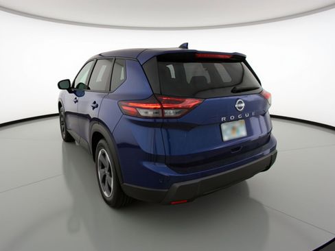 Used 2025 Nissan Rogue SV image 6