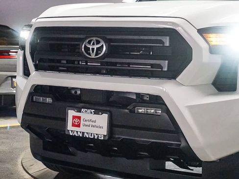 Certified 2025 Toyota Tacoma SR5 image 6