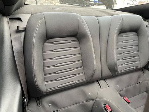 Used 2015 Ford Mustang Coupe RWD image 24