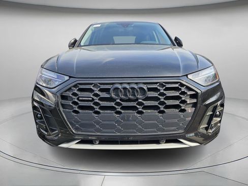 Used 2023 Audi Q5 2.0T Premium w/ Convenience Package image 3