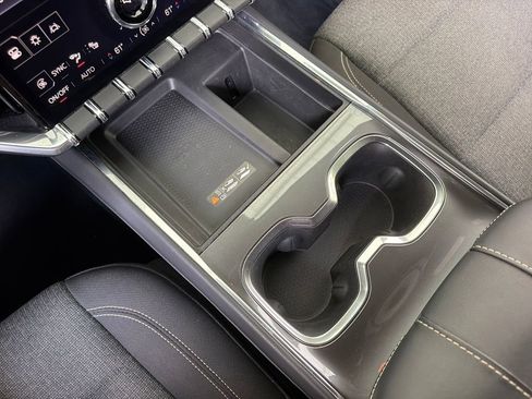 Used 2025 GMC Acadia Elevation FWD image 28